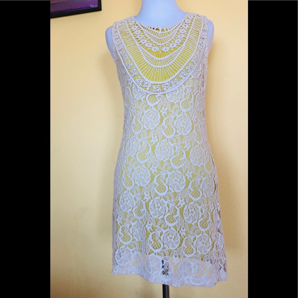 Forever 21 women Full Lace Dress